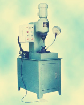 采購時(shí)選擇氣動鉚接機(jī)好還是液壓鉚接機(jī)好？