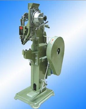 選購徑向鉚接機時需要注意哪些事項？